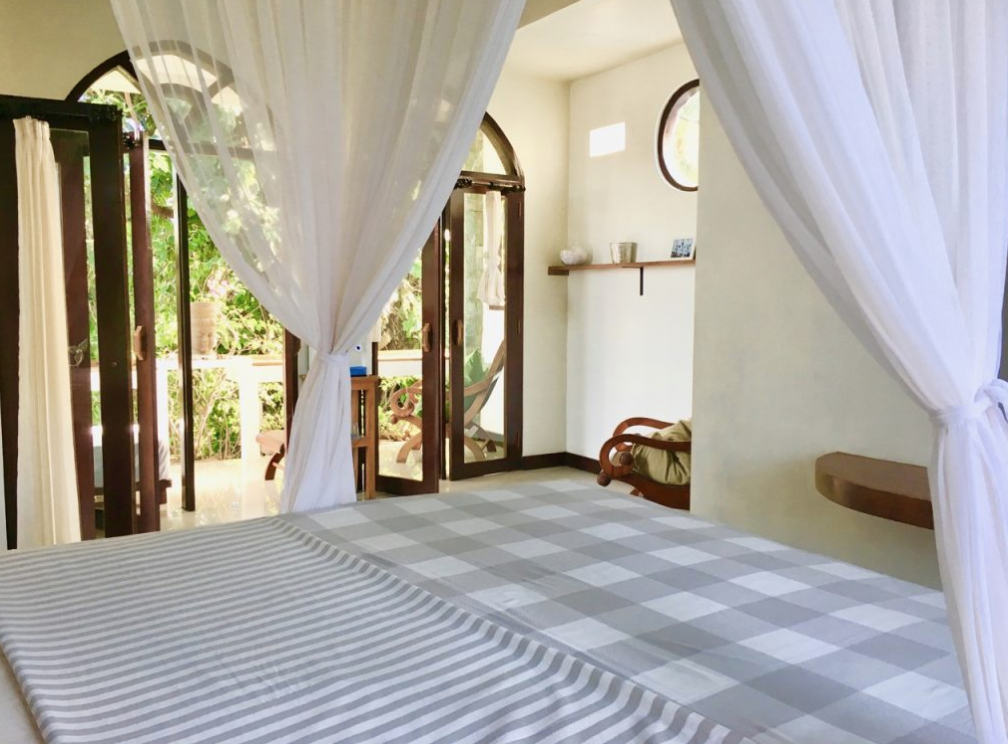 bali-outdoor-homestay-accommodation-seseh-canggu-bed-view
